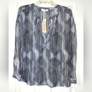 Two by Vince Camuto Navy Geometric Blouse